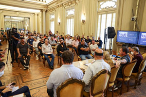 Comissão reúne representantes de bares, restaurantes e lanchonetes para discutir colocação de mesas e cadeiras em área pública