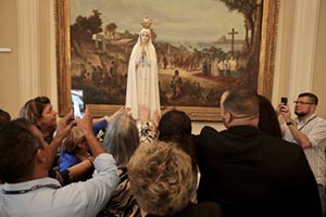 Emoção e fé marcam visita da imagem peregrina de Nossa Senhora de Fátima à Câmara do Rio