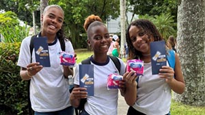 Agora é lei: Escolas deverão distribuir kits de higiene íntima para meninas