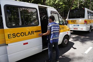 Em vigor: Lei que libera parada de transportes escolares em horário letivo completa dois anos