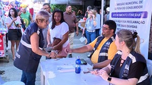 Comissão faz ação em Madureira no Dia do Consumidor