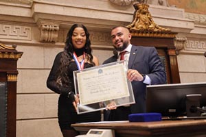 Ludmilla recebe o Conjunto de Medalhas Pedro Ernesto