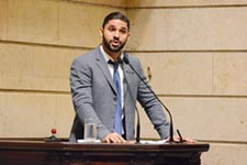 Vereadores homenageiam David Miranda durante sessão na Câmara do Rio