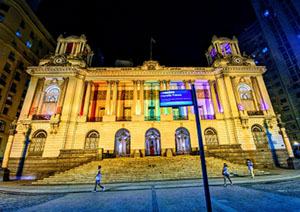 Iluminação especial do Palácio Pedro Ernesto homenageia a diversidade