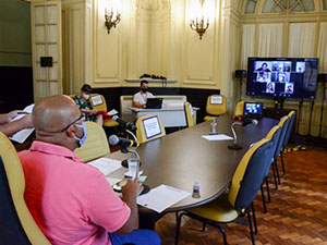 Sociedade civil debate com parlamentares retorno às aulas presenciais