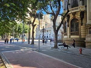 Calçada da Fama seria instalada na lateral do Theatro Municipal, entre a Carioca e a Cinelândia