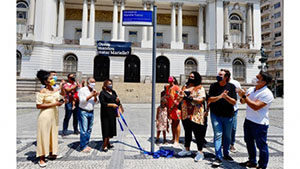 Placa de Marielle Franco é inaugurada em frente à Câmara do Rio